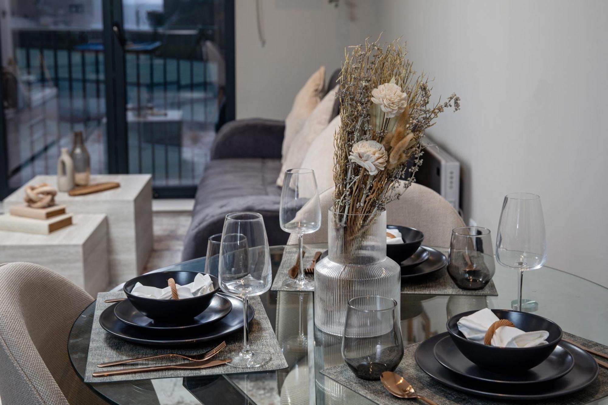 Springwell Suite - City Centre - Balcony & Pool Table - 3 Bed 리즈 외부 사진